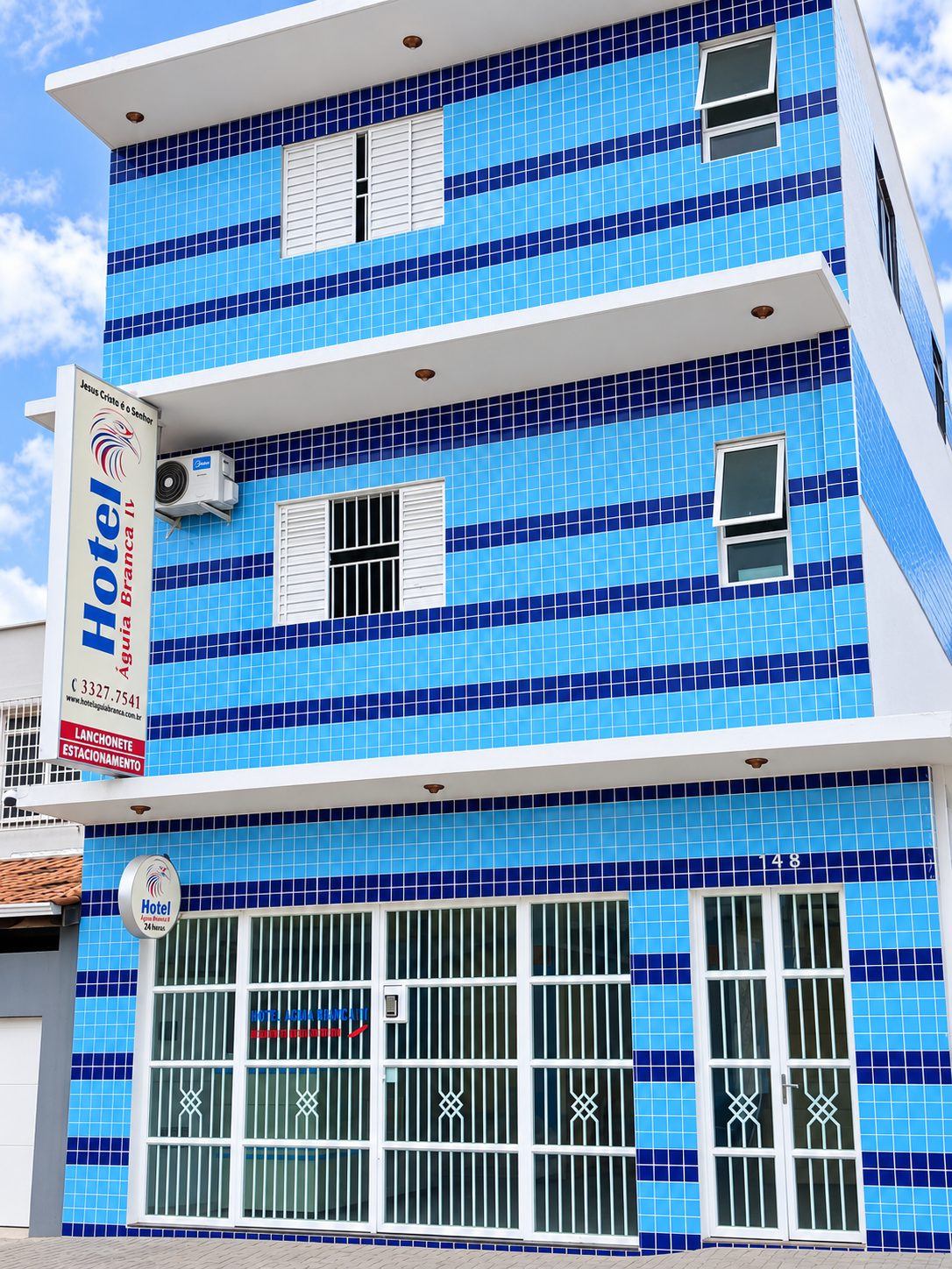 Fachada Pousada Aguia Branca 4